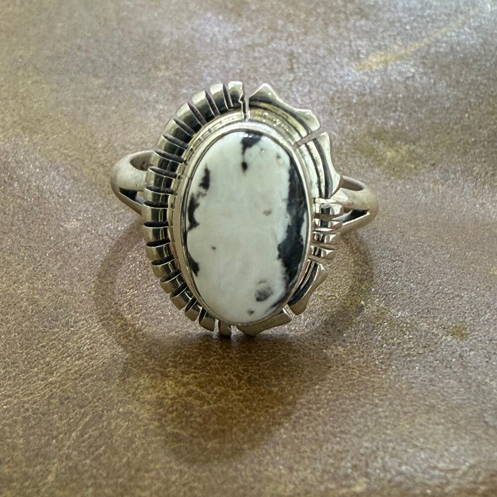 White Buffalo & Sterling Silver Native American Ring Size 8 - Picture 4 of 7